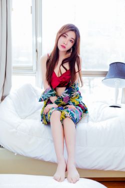 不扣钮的女孩 下载