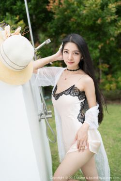 什么都没有穿的美女